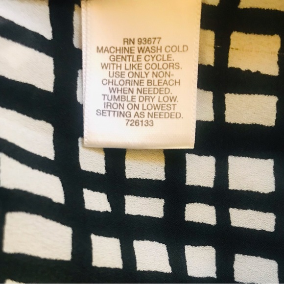 Liz Claiborne Sleeveless Blouse - Picture 6 of 6